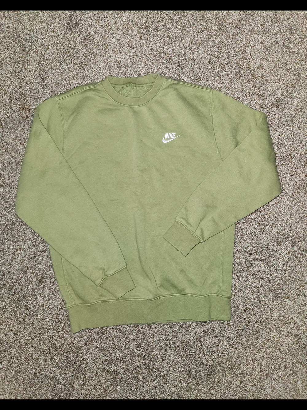 Nike Men’s Olive Crewneck Sweatshirt